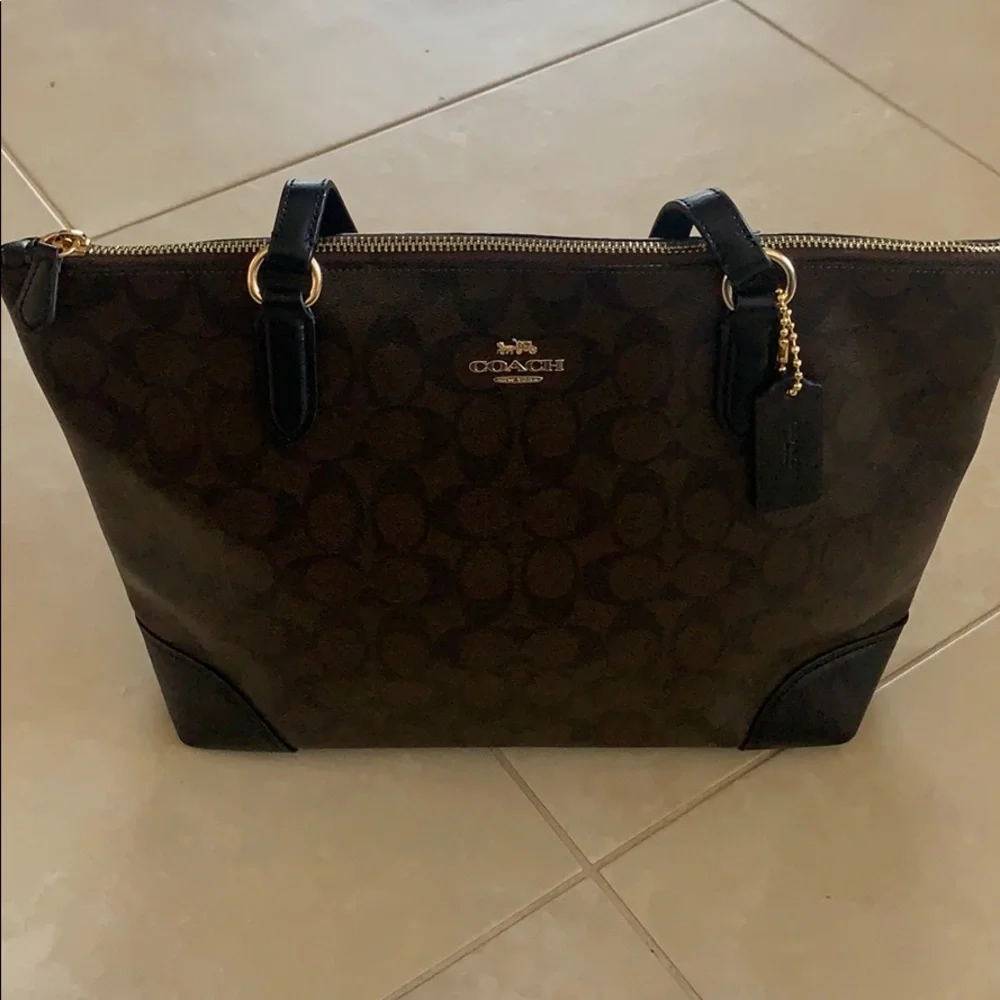 Coach Large Tote Bag with Zipper- New with Tags